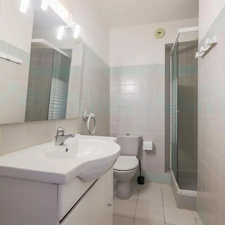 Apartment Le Rocher - Appt Pour 6 Climatise Avec Piscine *